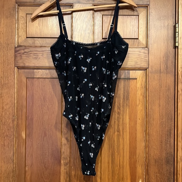 Hollister Mesh Bodysuit - Picture 5 of 6